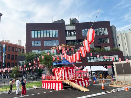『下北沢盆踊り2025』櫓が完成
