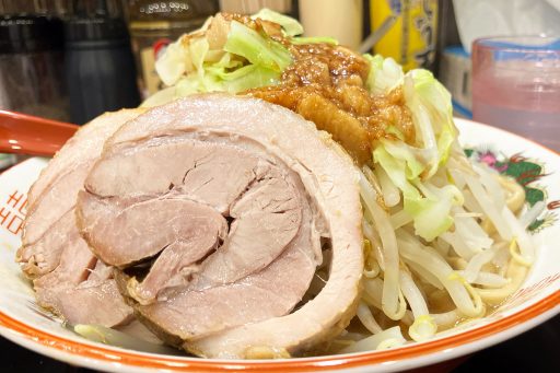 ぶっ豚 下北沢店「小ラーメン（野菜マシアブラマシ）」980円