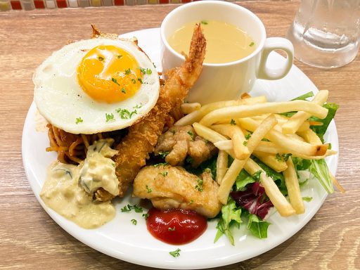 大衆ビストロ ハルタ「ナポリタンプレート」