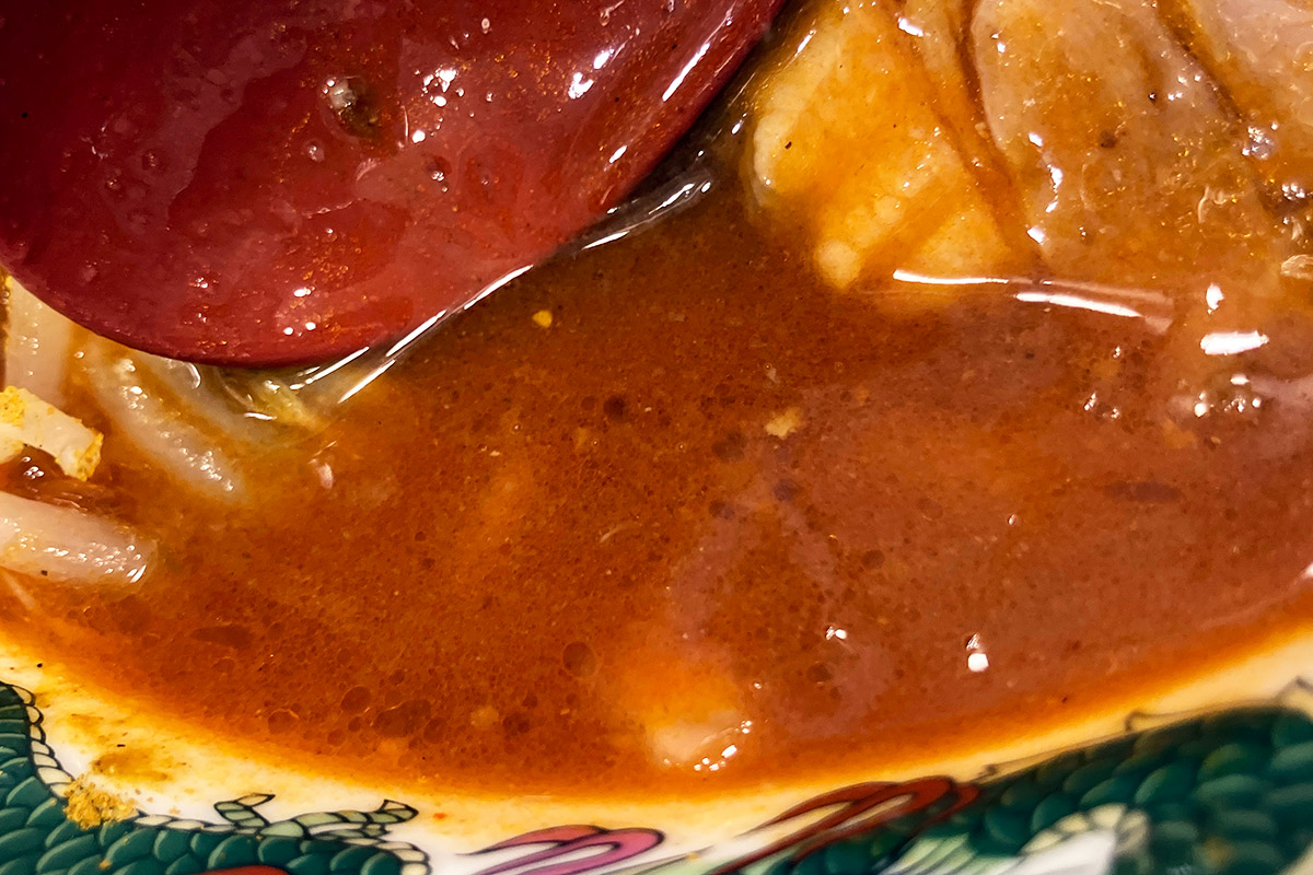 丼のスープを見た方がわかりやすいっすね、紅い、紅すぎる