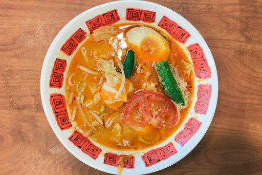 バーミヤンの「小籠包入り！」紅白団子の麻辣湯989円（税込）