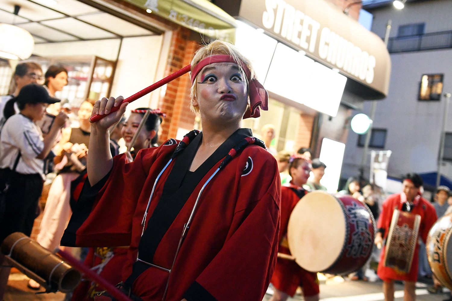 実はこのたかしくんの踊りに下北沢で出会って、しもブロは『下北沢阿波おどり』の取材を始めたんですよね