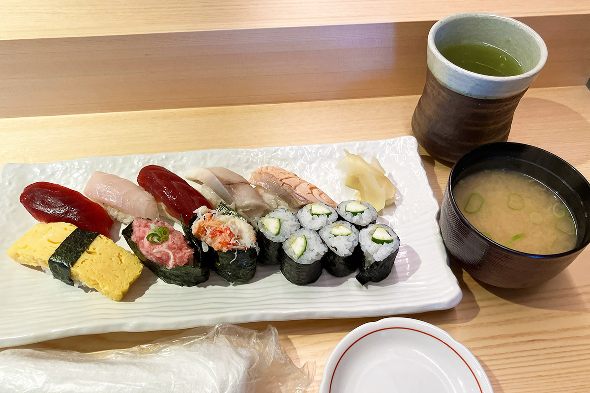 築地すし好 下北沢店の「ランチにぎり」1100円（税抜）