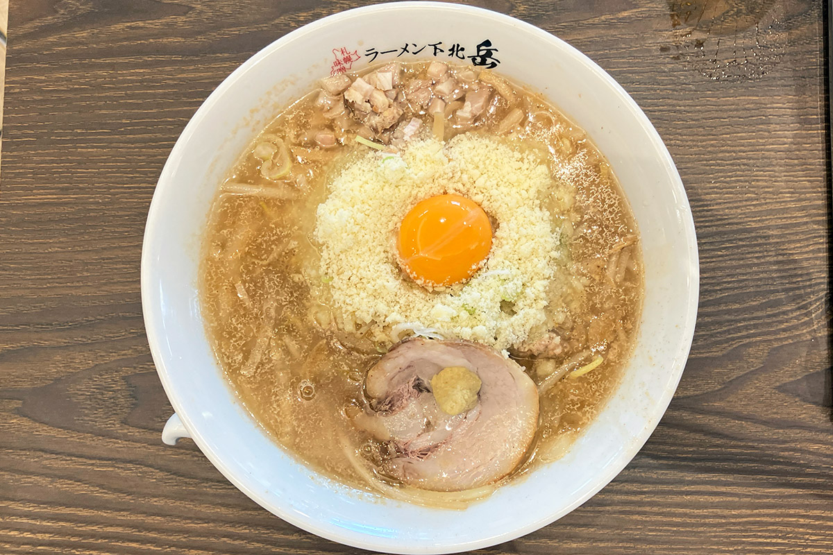 札幌味噌ラーメン 下北 岳 MANS2025コラボ、「月夜のチーズ味噌ラーメン」1190円（税込）