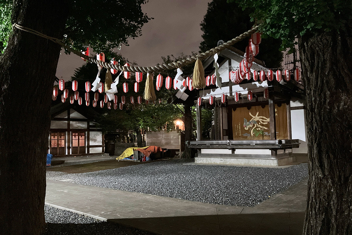 お祭り前夜の代田八幡神社