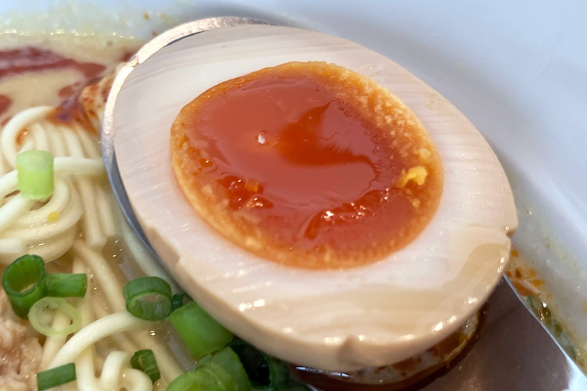 半熟味玉が満月を感じさせてくれますね