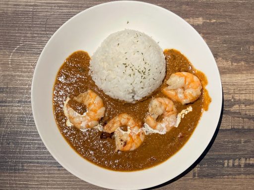 Lani cafe&bar「濃厚海老バターカレー」1000円（税込）