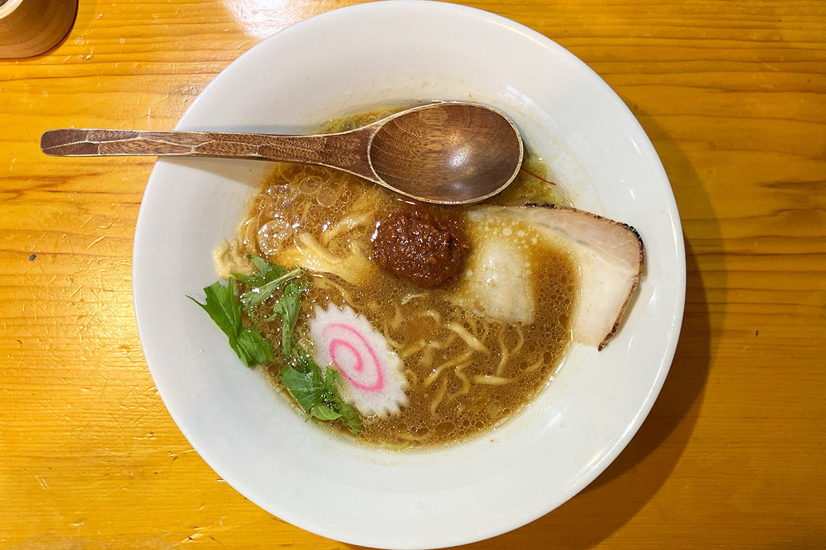 鶏そば そると「辛とりみそそば」