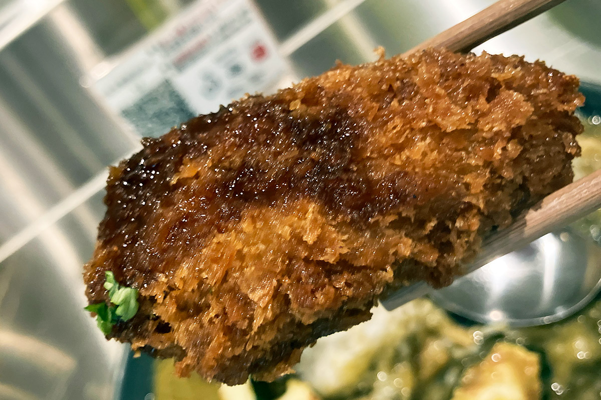 大ぶりの牡蠣フライ