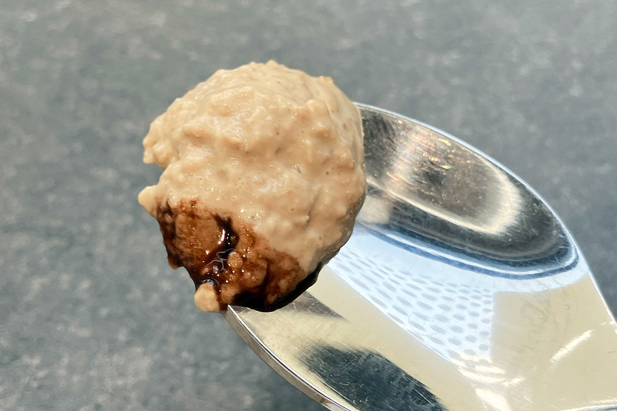 というわけで、懸案の“カレーフォアグラムース”を味わってみます
