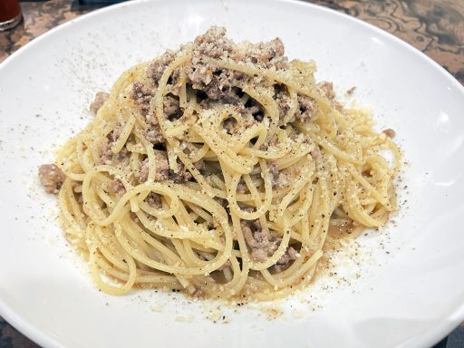 イタ飯Raguuun「スパイス香る 白ミートソース スパゲッティ」