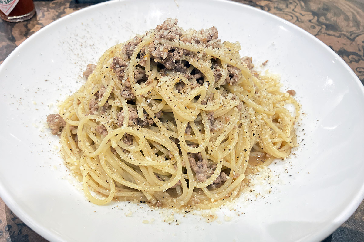 イタ飯Raguuun「スパイス香る 白ミートソース スパゲッティ」