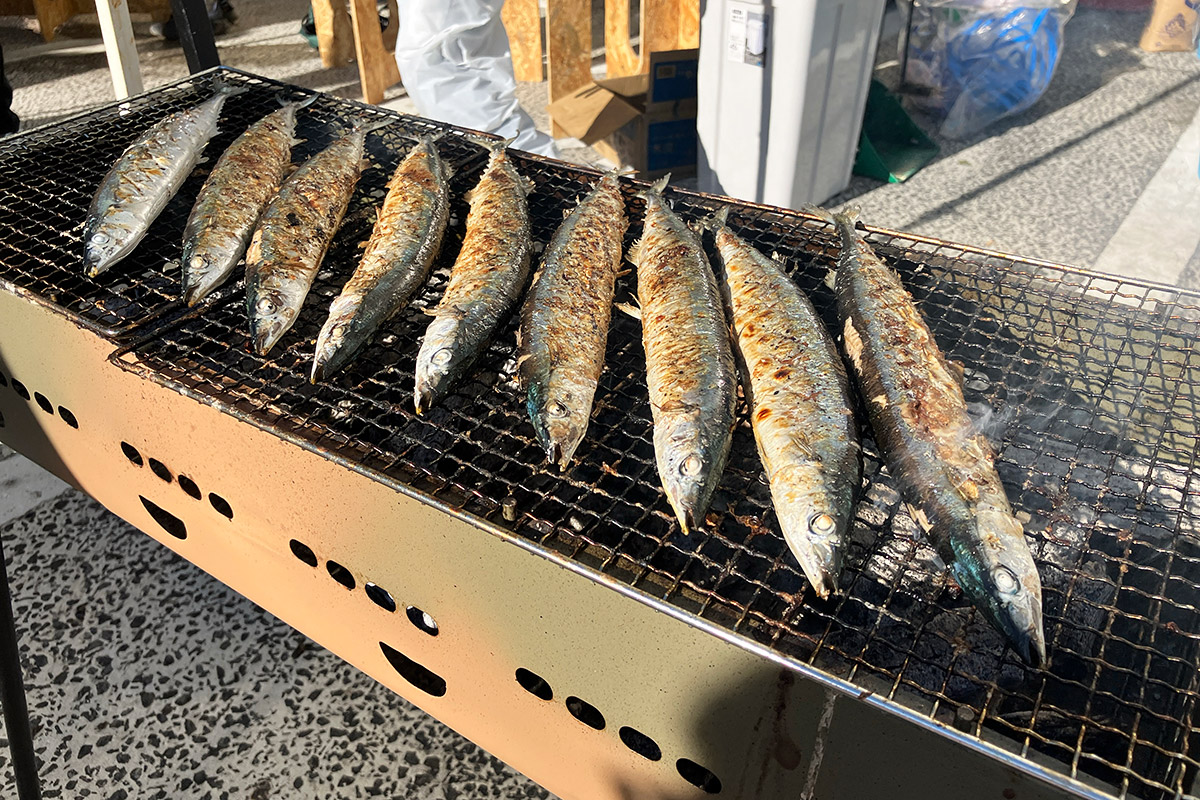 2024年の炭火焼秋刀魚振る舞いの模様