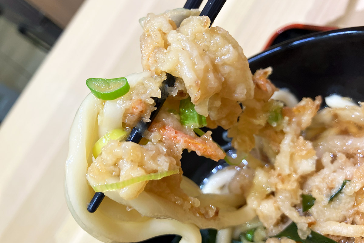 汁を吸ったかき揚げ、崩れちゃうけどおいしい