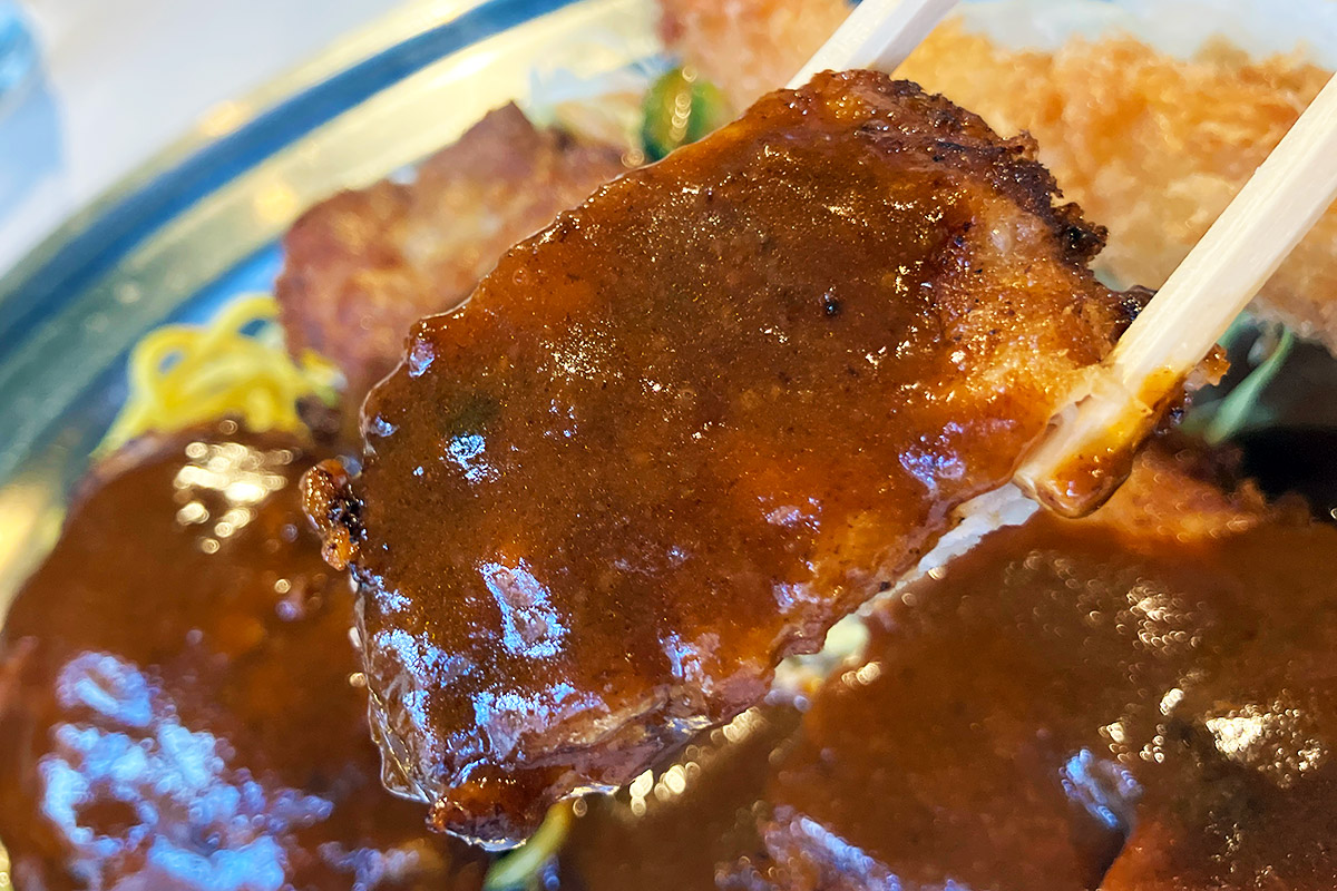 たっぷりデミソースのポークカツ