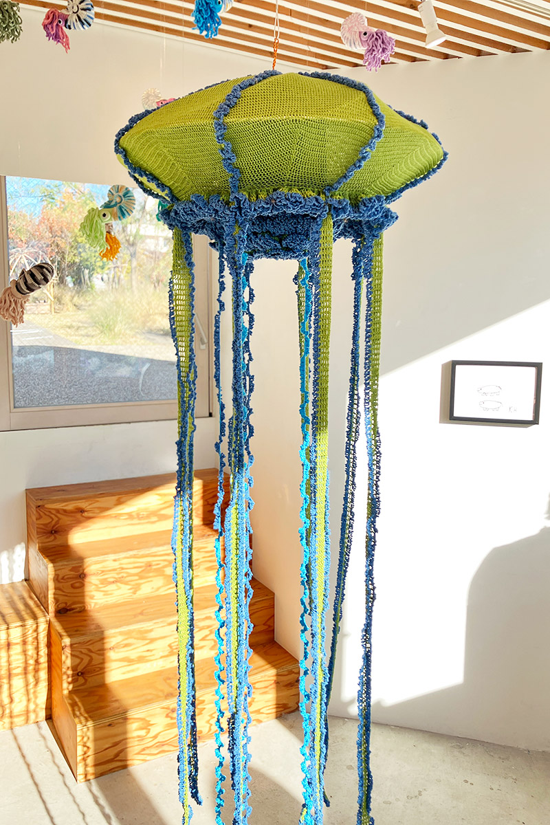 こちらは大きなクラゲの作品、観ていると不思議な感覚になってくる