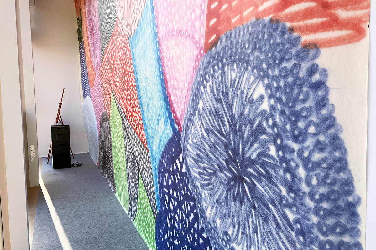 実は中に入ることができて