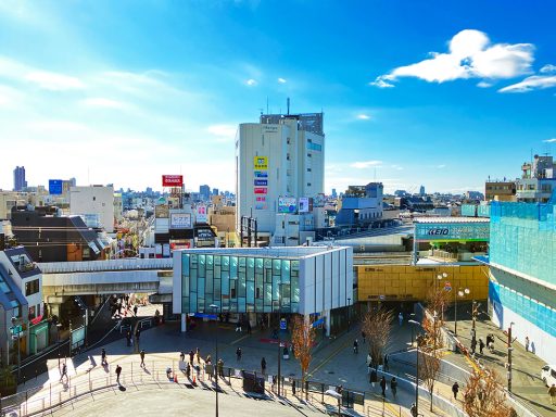 2026年1月4日の下北沢駅前