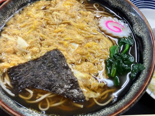 広栄屋の「玉とじそば」