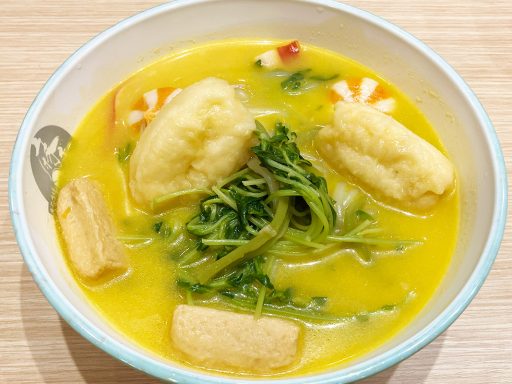 酸味と辛さが調和、麻香源麻辣湯の「黄金濃厚スープ」