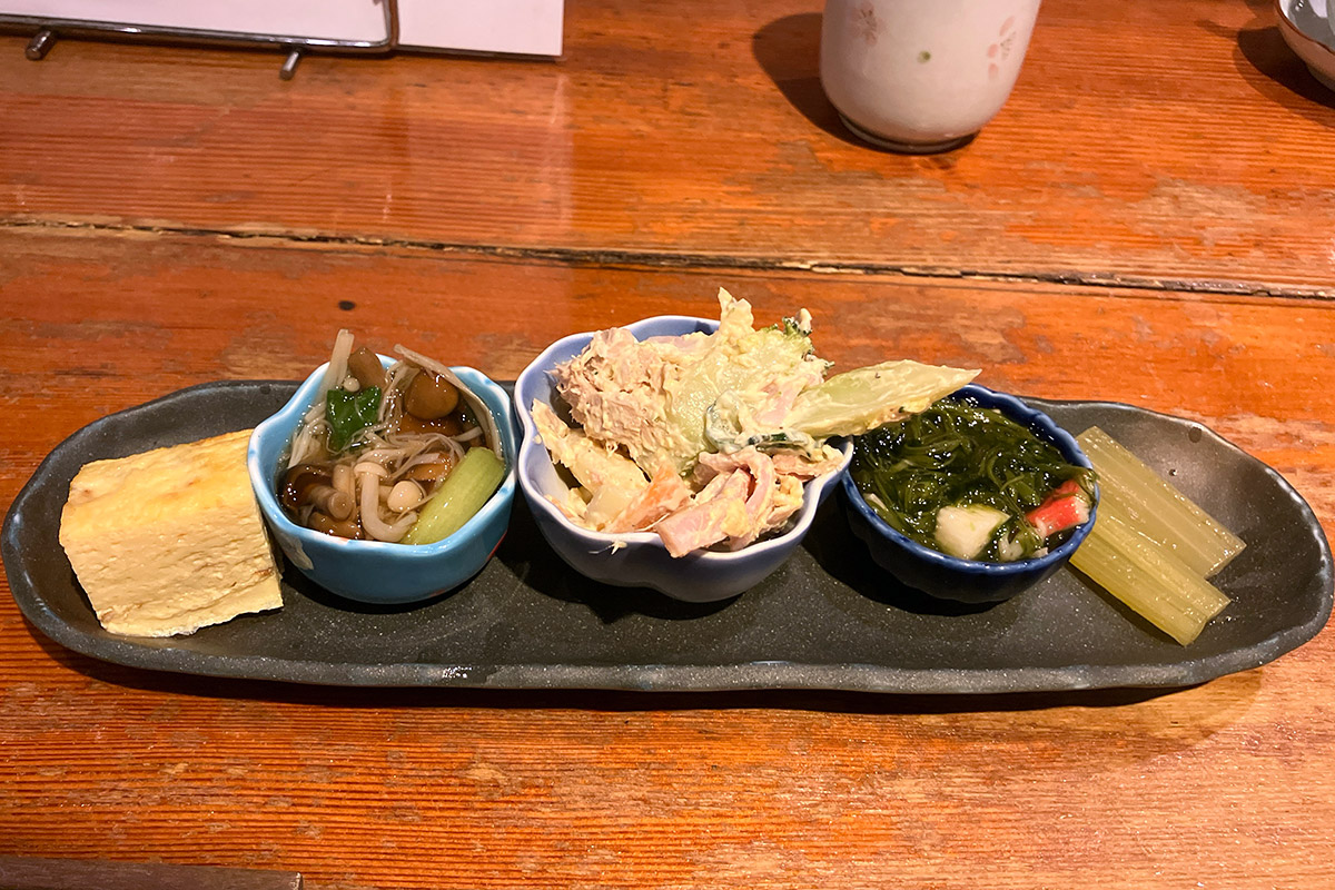 前菜五種盛りとか出てくるし