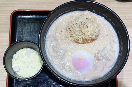 箱根そば「豆乳チーズ雪そば」800円（税込）