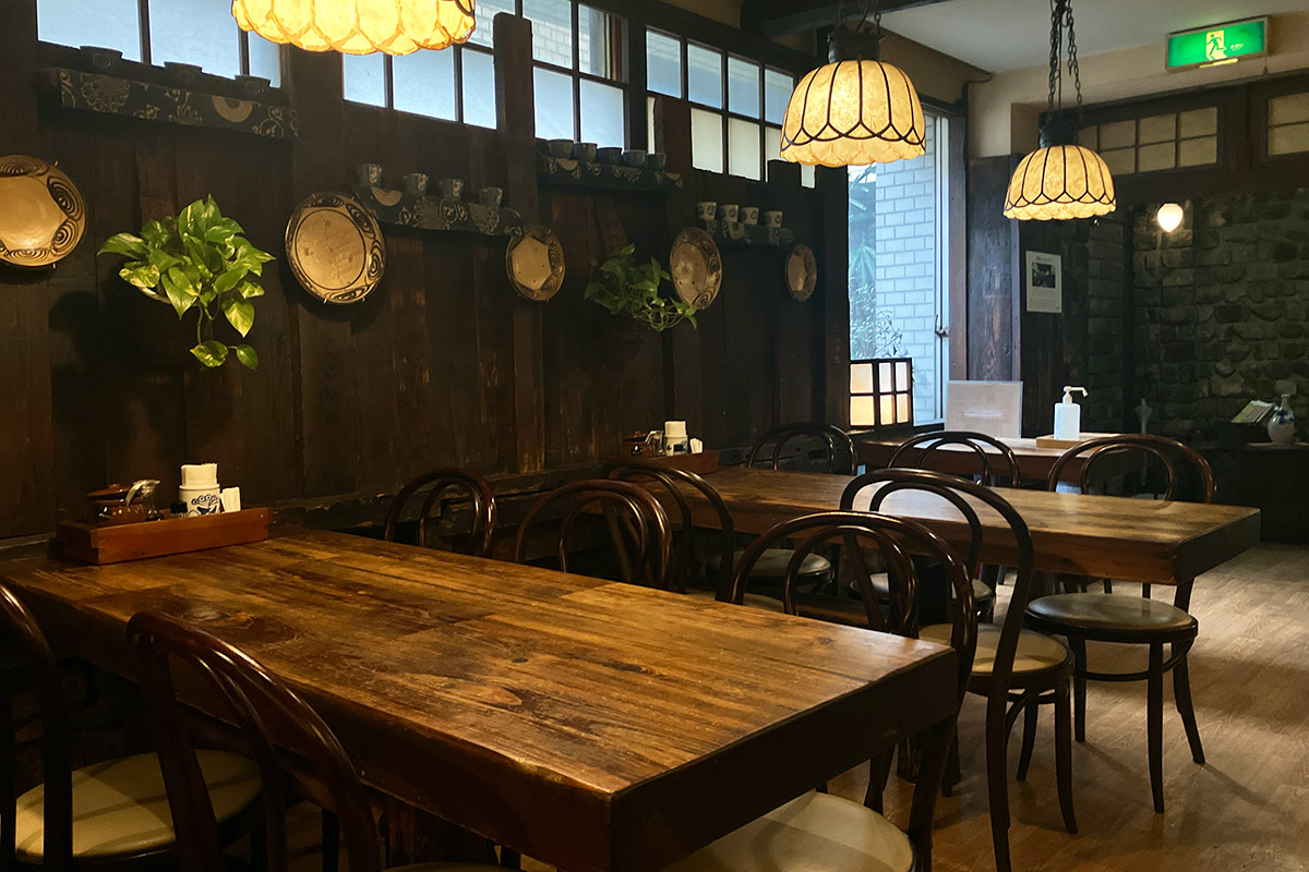 『かつ良』店内