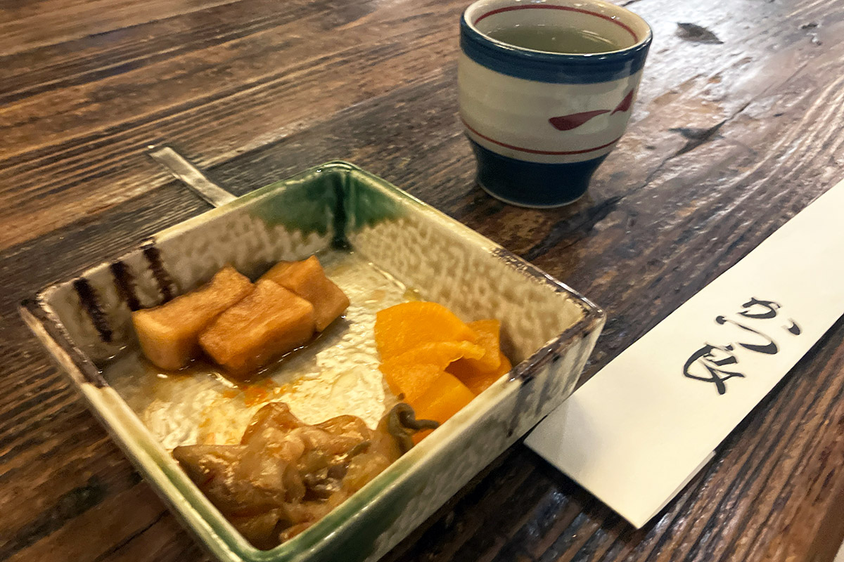 たくあんの漬物、つぼ漬け、そしてザーサイもついてきます