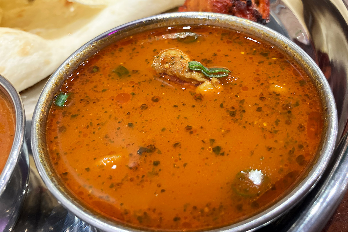 耳慣れないネパールスープカレー(激辛)