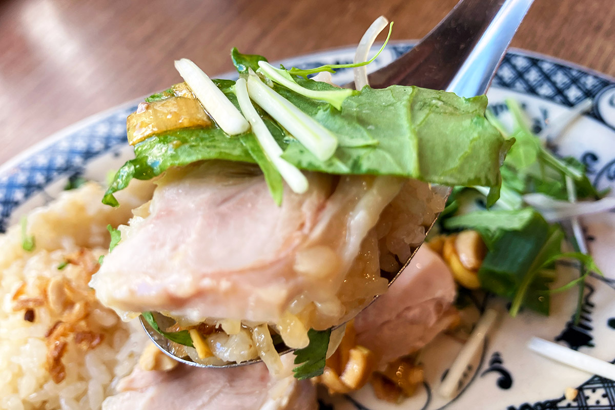 そして、セットにしたベトナム鶏飯ですが、そのままではなく