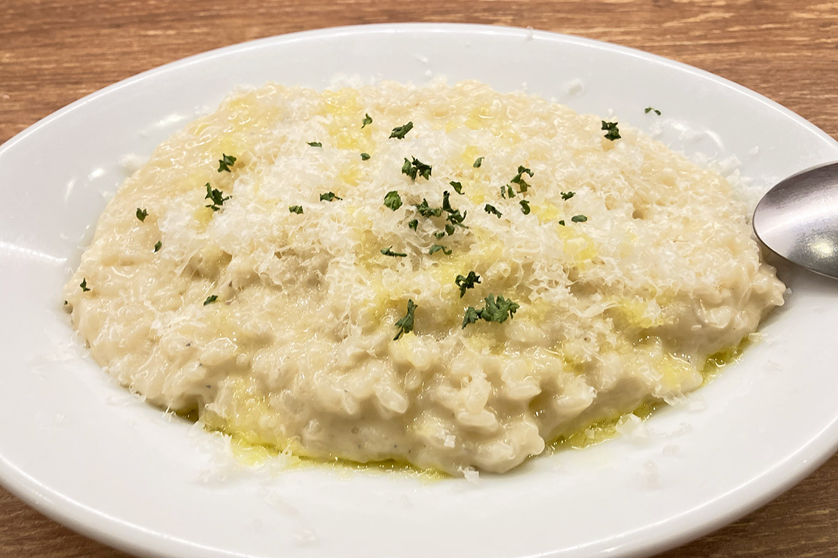 大衆ビストロハルタの実験メニュー「3種のチーズリゾット」1190円（税込）