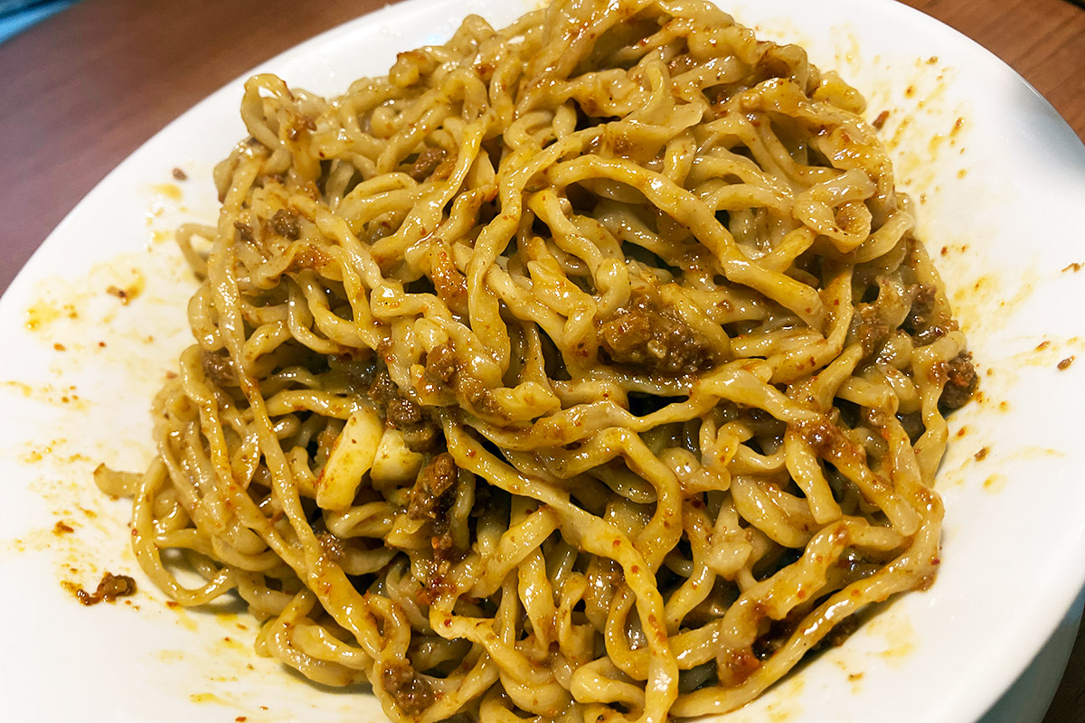 まぜ麺なので、しーっかりを混ぜ合わせて