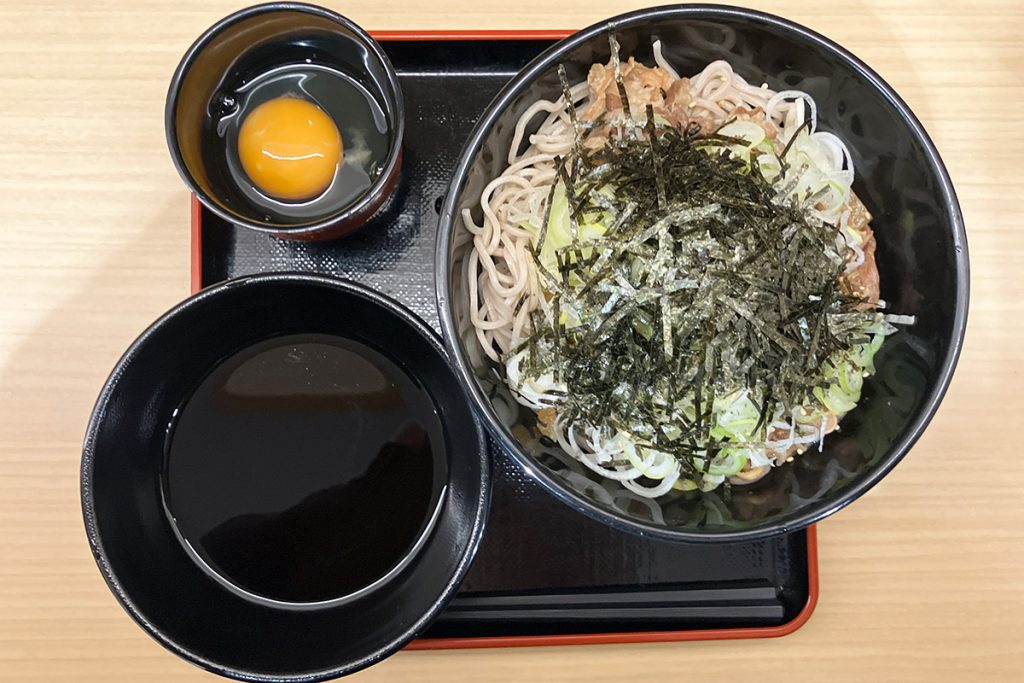 箱根そば「極シリーズ 牛肉つけそば」980円（税込）