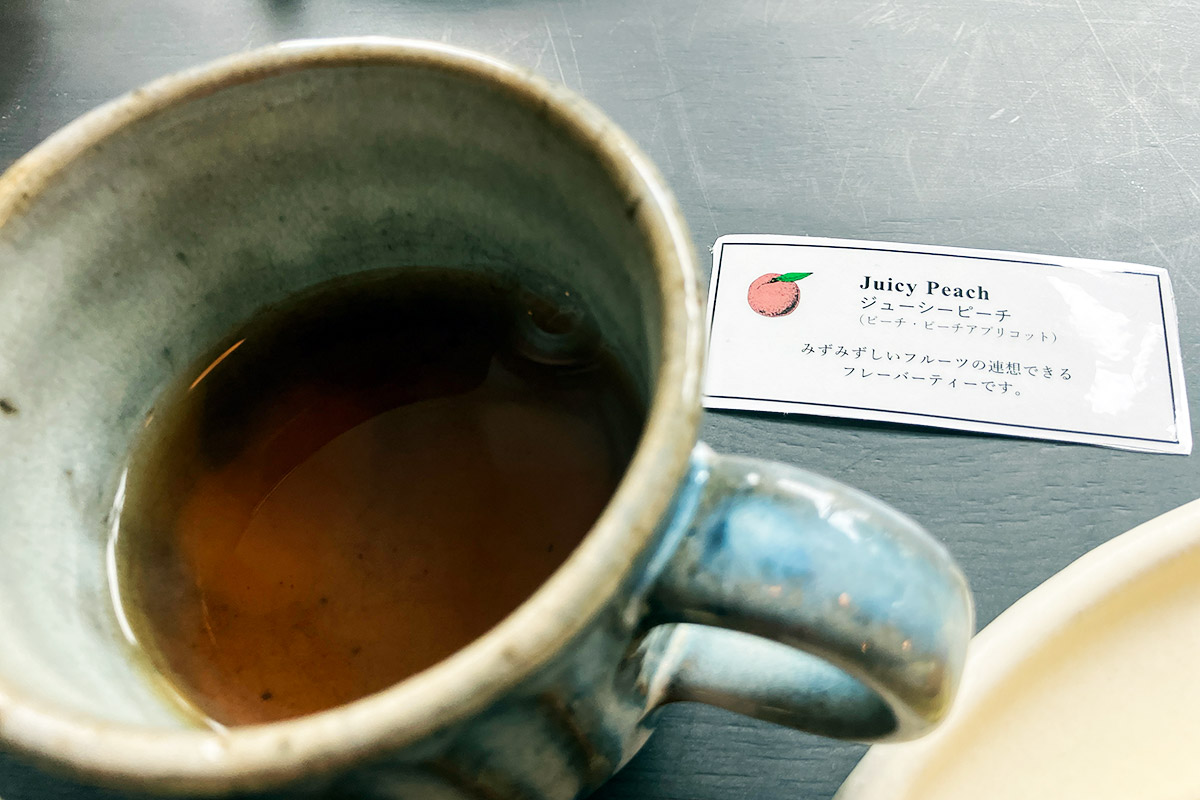 リコッタパンケーキを味わっていると次の紅茶が、こちらは「ジューシーピーチ」、華やかなピーチを感じさせてくれます
