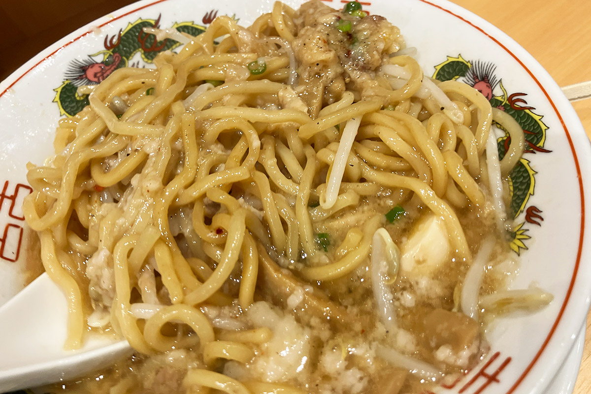 まぜそばなんでしっかり混ぜてみました