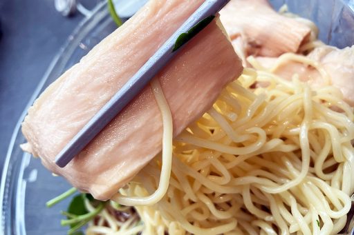 金威無人販売店「よだれどり冷やし麺」