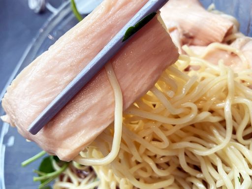 金威無人販売店「よだれどり冷やし麺」