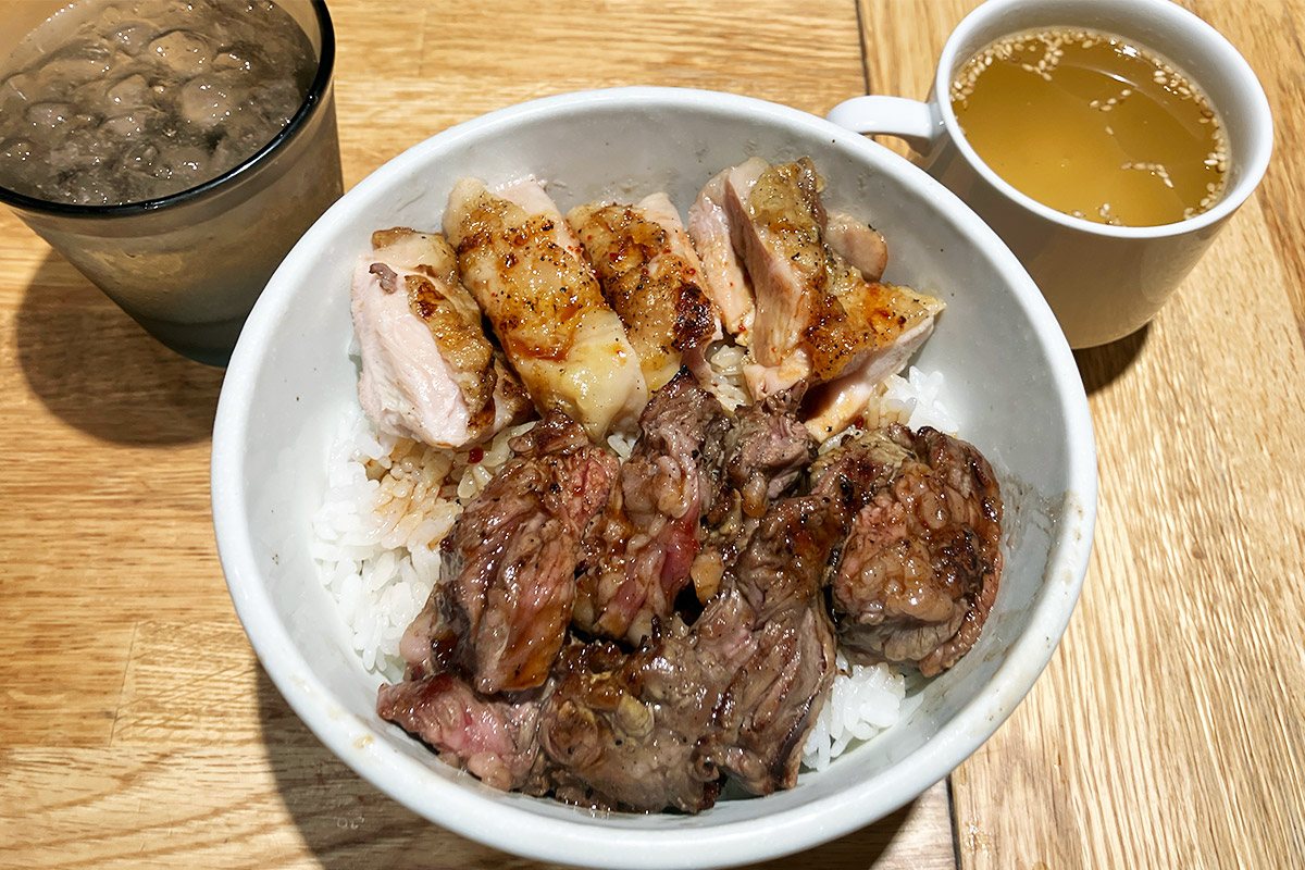 「松カルビチキン丼」