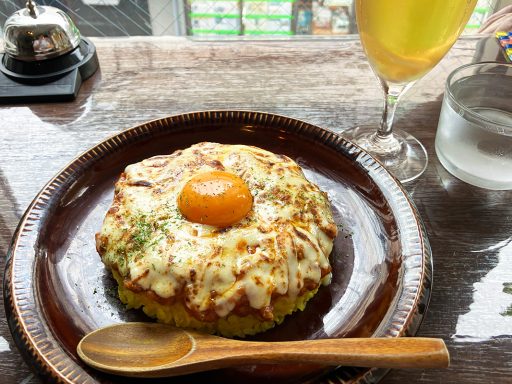 「炙りチーズ特製キーマカレー」960円（税込、周年記念価格）