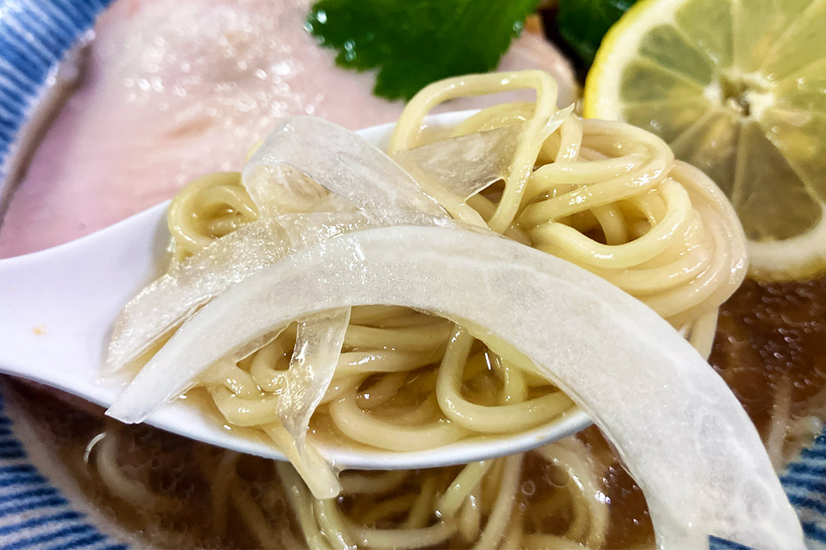 スライスオニオン、冷やしに合うなぁ