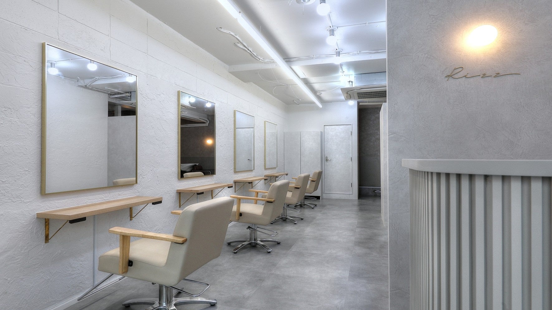 『Rizz 下北沢店』店内