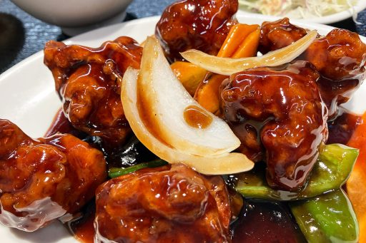 歓迎（ホアンヨン）の「鶏肉のから揚げ黒酢炒め定食」