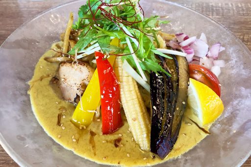 エルビスの「冷製グリーンカレーSOBA」