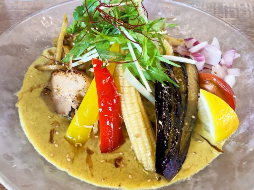エルビスの「冷製グリーンカレーSOBA」