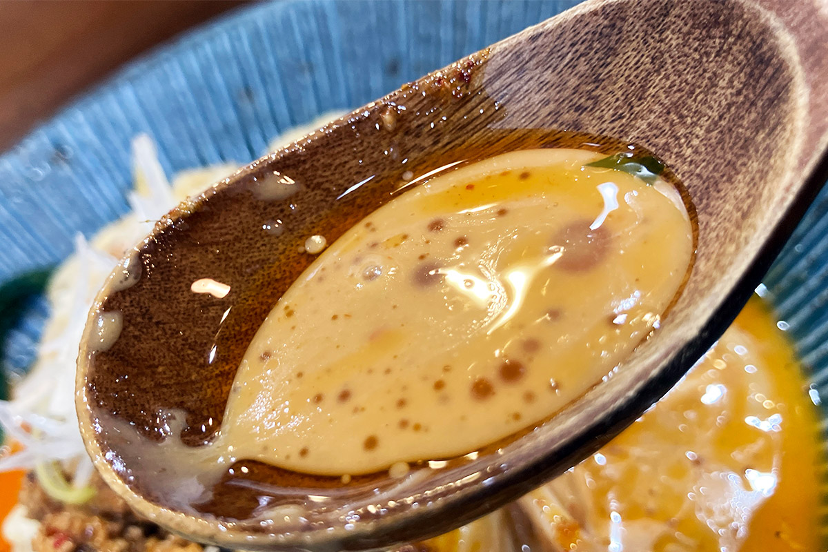 まずは、スープを一口