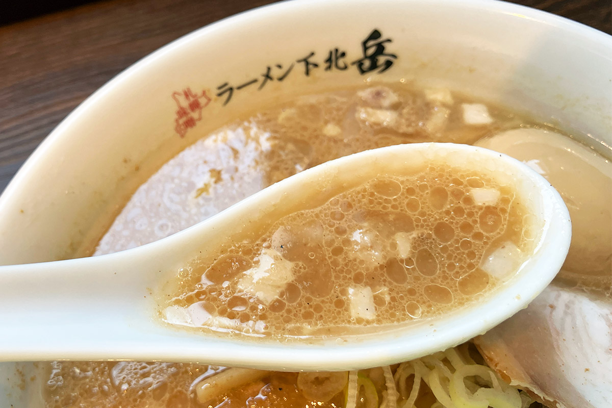 リニューアルしたスープを一口