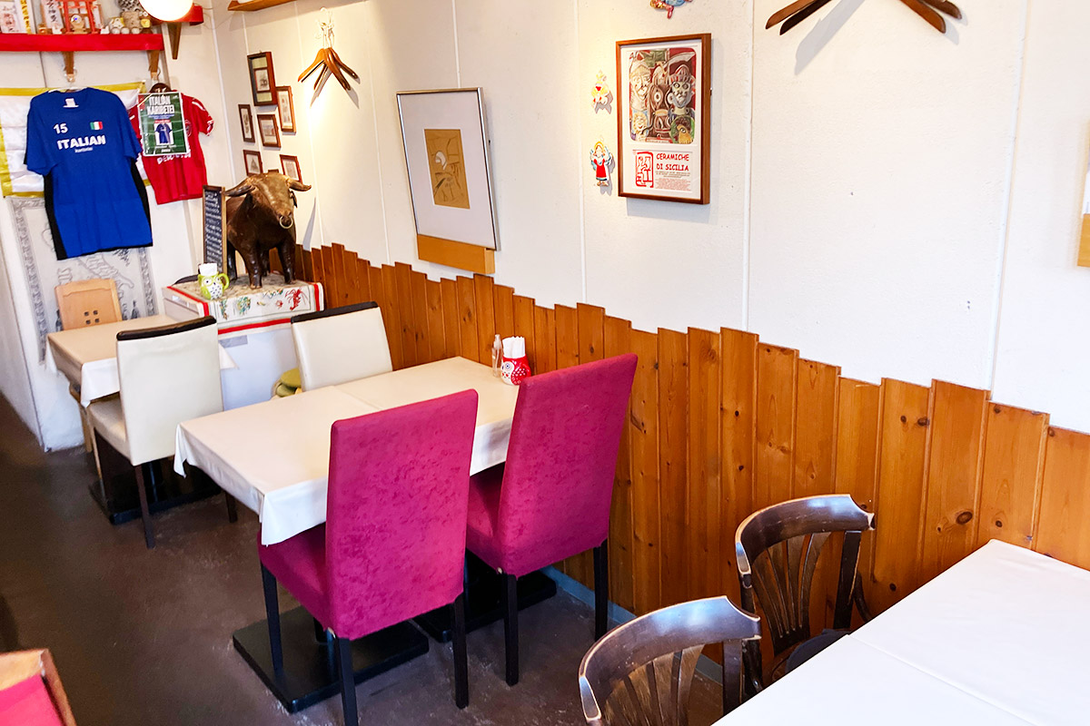 『下北沢かりべ亭』店内
