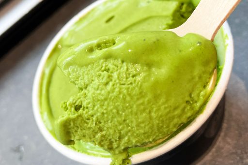 しもきた茶苑大山の「濃い抹茶アイスクリーム」