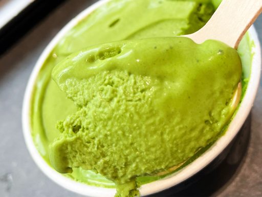 しもきた茶苑大山の「濃い抹茶アイスクリーム」