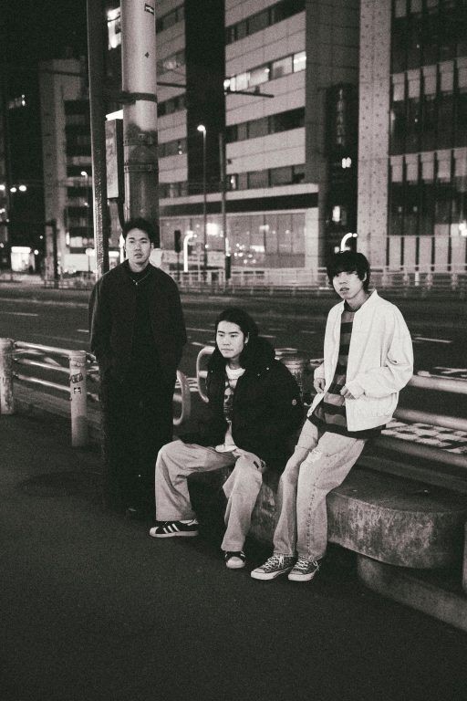 life crown（バンド写真）
